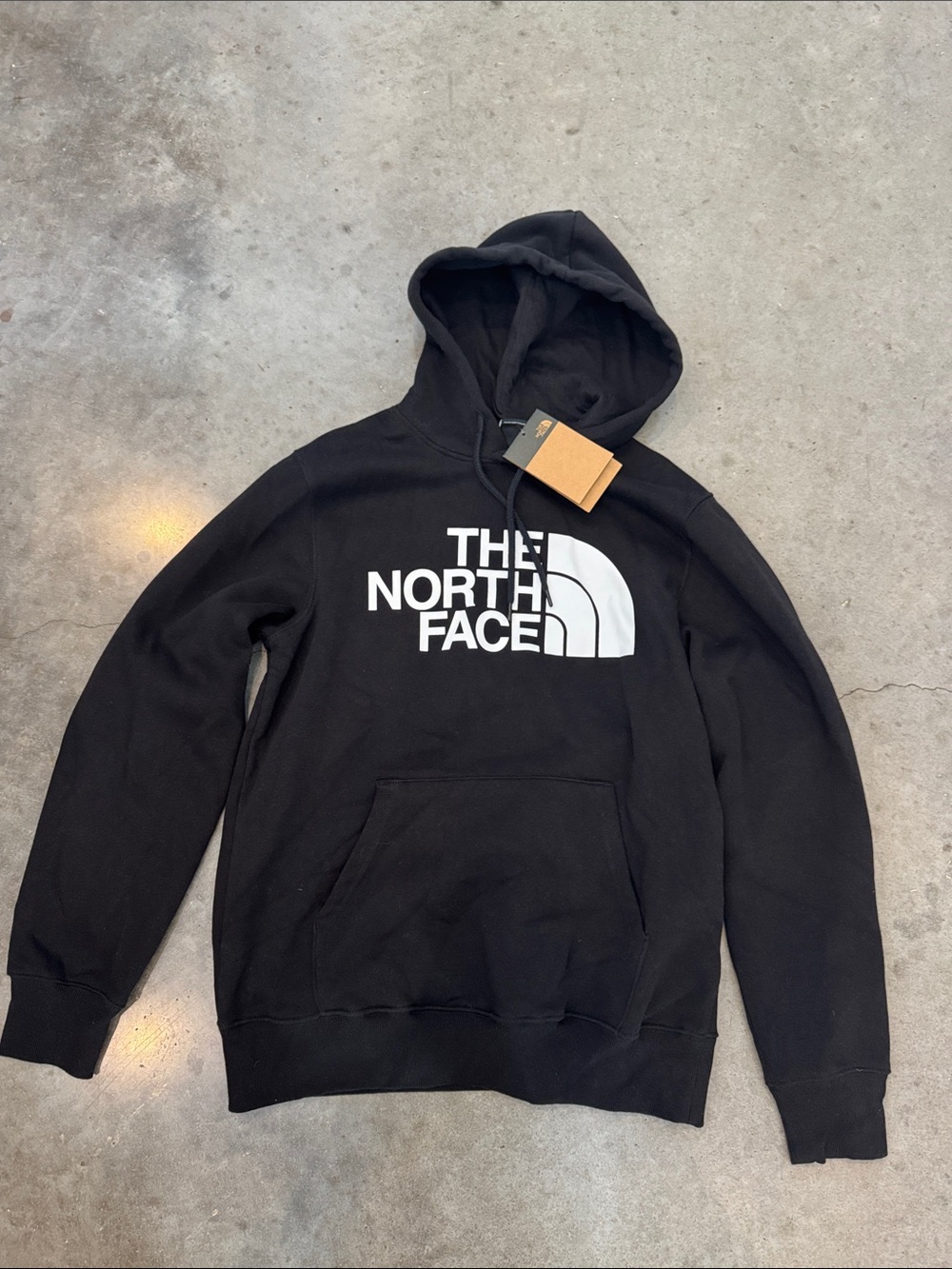 The North Face Half Dome Pullover Hoodie – NWT – Size M – Black/White